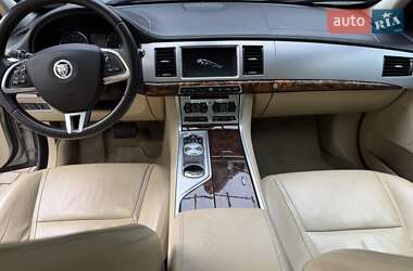 Седан Jaguar XF 2013 в 