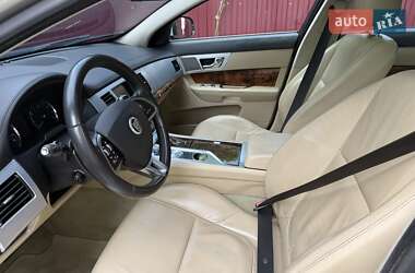 Седан Jaguar XF 2013 в 