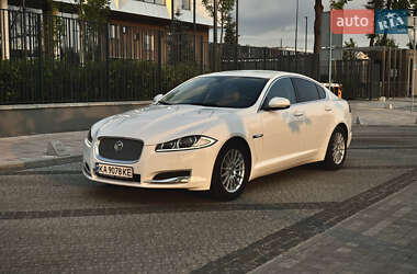 Седан Jaguar XF 2012 в 