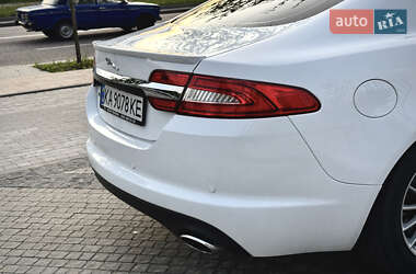 Седан Jaguar XF 2012 в 
