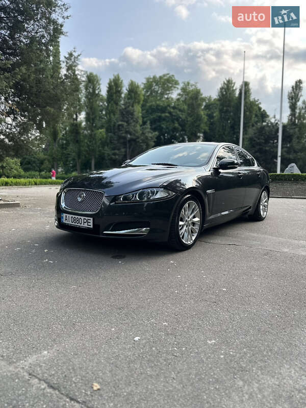 Седан Jaguar XF 2012 в 