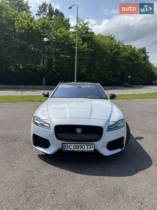 Седан Jaguar XF 2016 в Львове