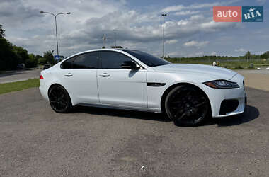 Седан Jaguar XF 2016 в 
