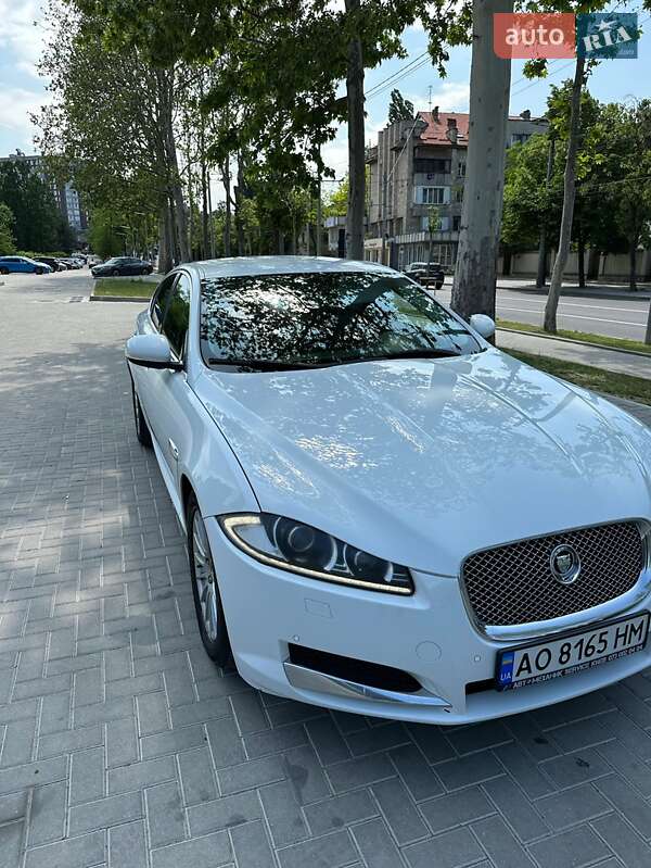 Jaguar XF 2012