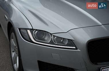 Седан Jaguar XF 2016 в 