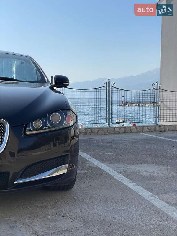 Седан Jaguar XF 2012 в Калуше