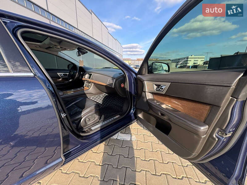 Седан Jaguar XF 2008 в Ивано-Франковске
