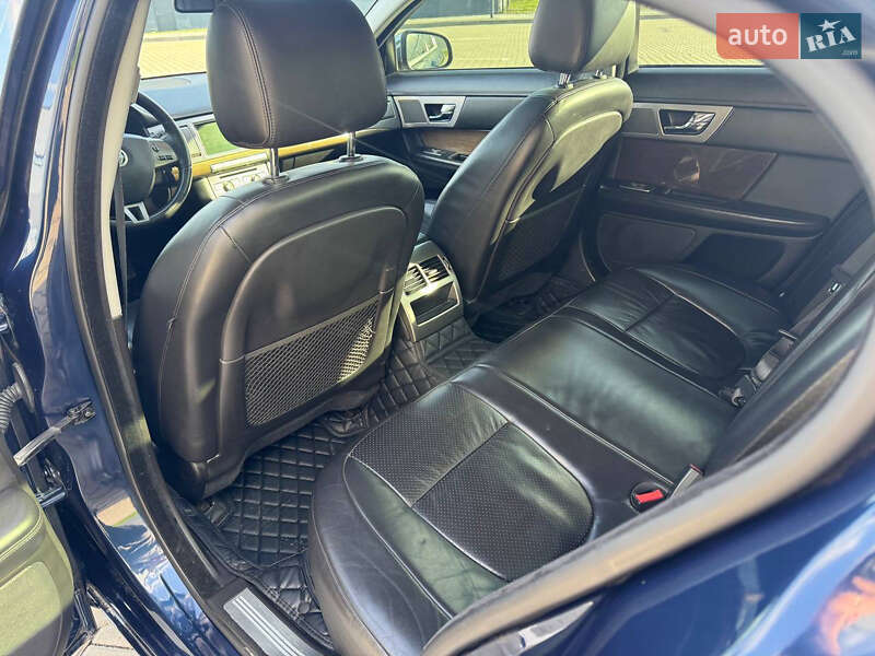 Седан Jaguar XF 2008 в Ивано-Франковске