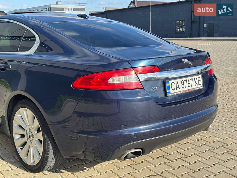 Седан Jaguar XF 2008 в Ивано-Франковске