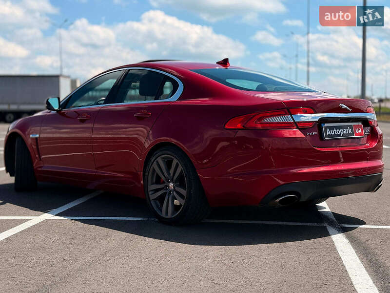 Седан Jaguar XF 2013 в Львове