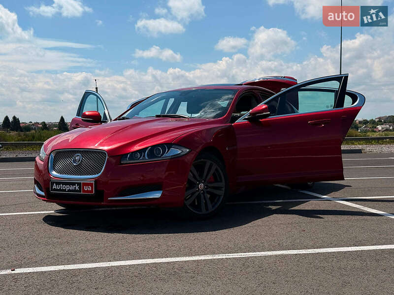 Седан Jaguar XF 2013 в Львове