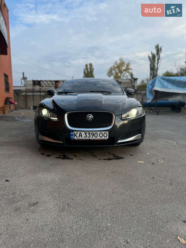 Седан Jaguar XF 2013 в Дніпрі