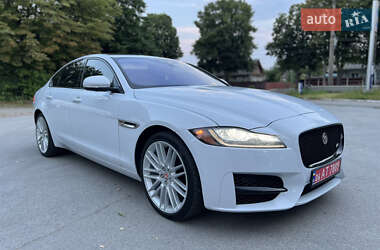 Седан Jaguar XF 2017 в 