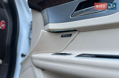 Седан Jaguar XF 2017 в 
