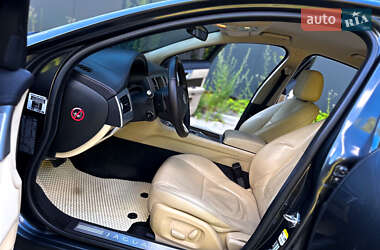 Седан Jaguar XF 2013 в 