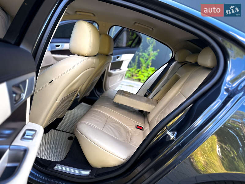 Седан Jaguar XF 2013 в Хмельницком