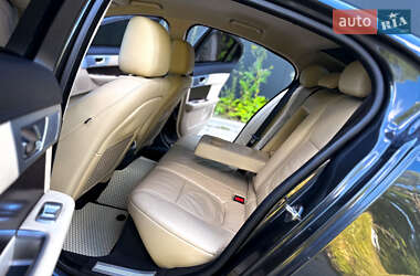 Седан Jaguar XF 2013 в 