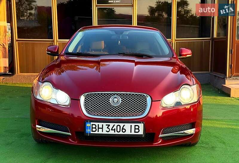 Jaguar XF 2012