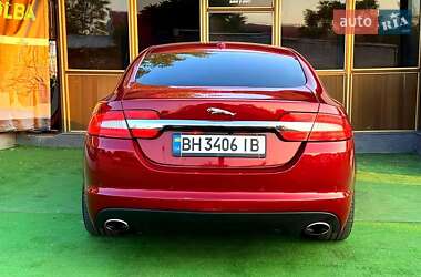 Седан Jaguar XF 2012 в 