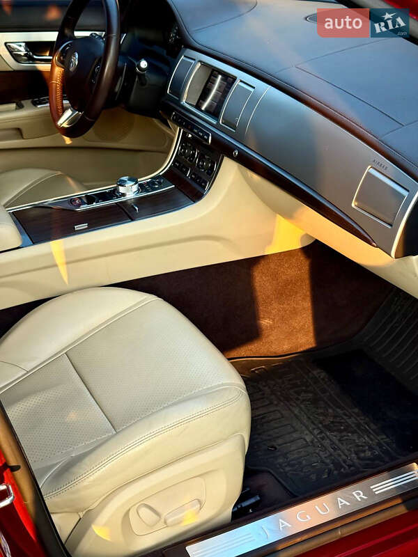 Седан Jaguar XF 2012 в Одессе