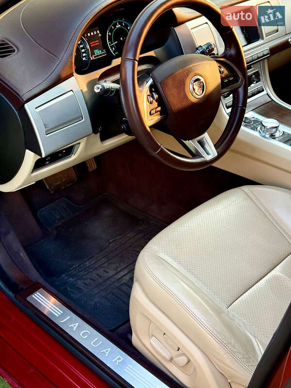 Седан Jaguar XF 2012 в Одессе