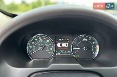 Седан Jaguar XF 2012 в 