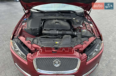 Седан Jaguar XF 2012 в 