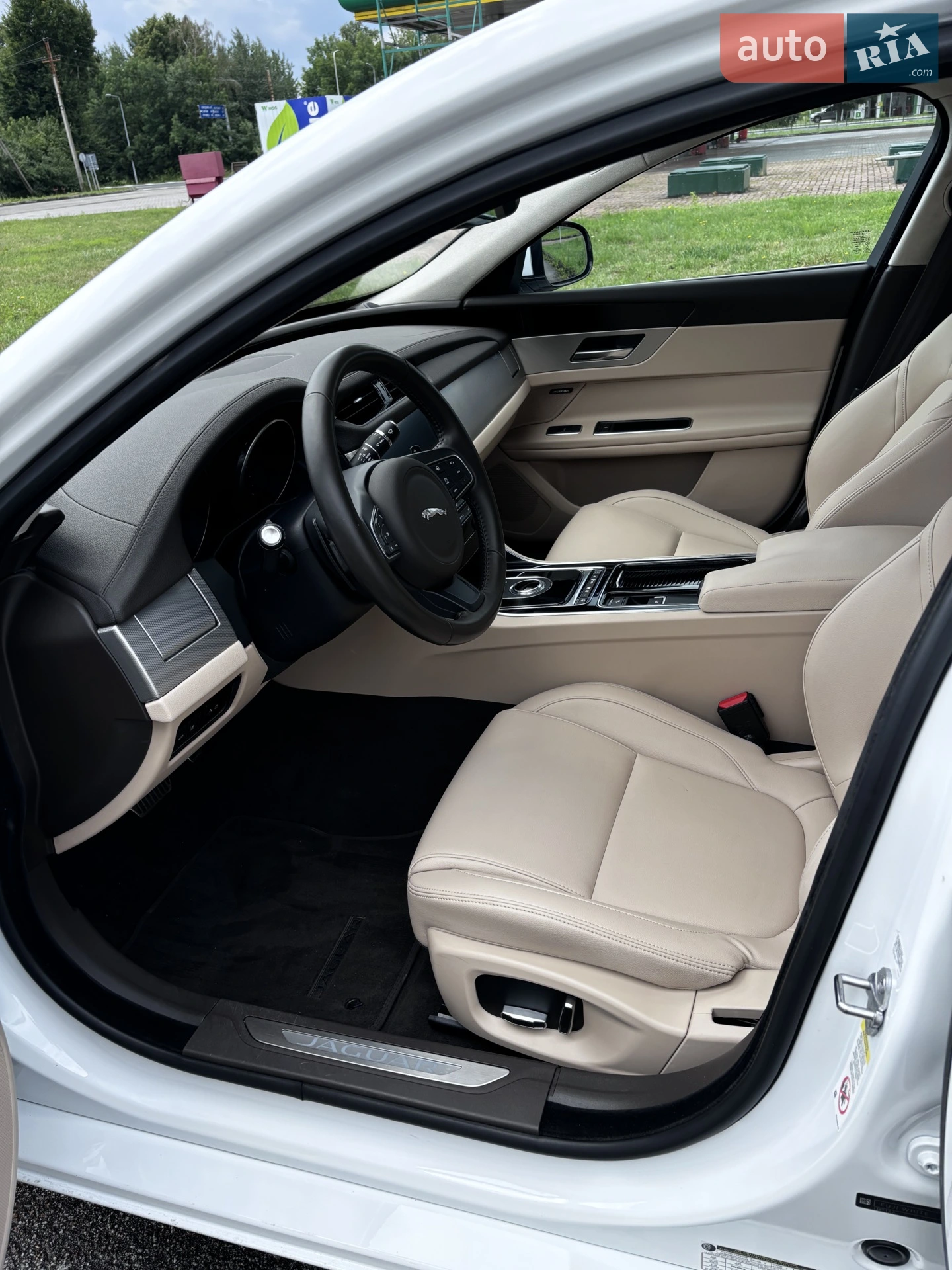 2018 Jaguar XF - мініатюра 8