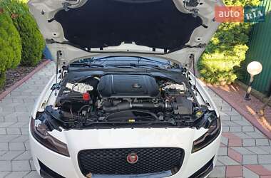 Седан Jaguar XF 2016 в 