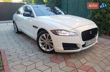 Седан Jaguar XF 2016 в 