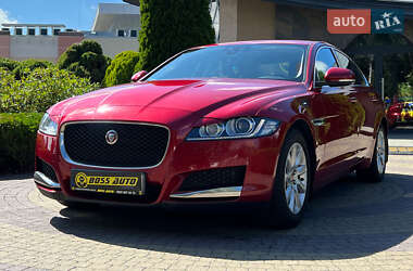 Седан Jaguar XF 2017 в 