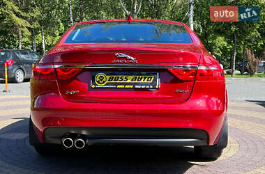 Седан Jaguar XF 2017 в 