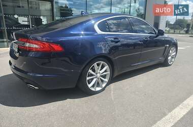 Седан Jaguar XF 2015 в 