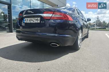 Седан Jaguar XF 2015 в 