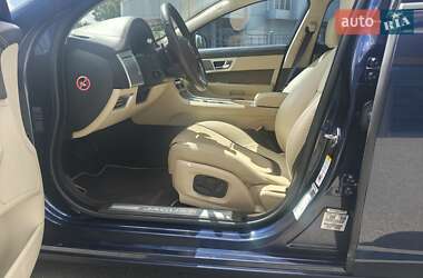 Седан Jaguar XF 2015 в 