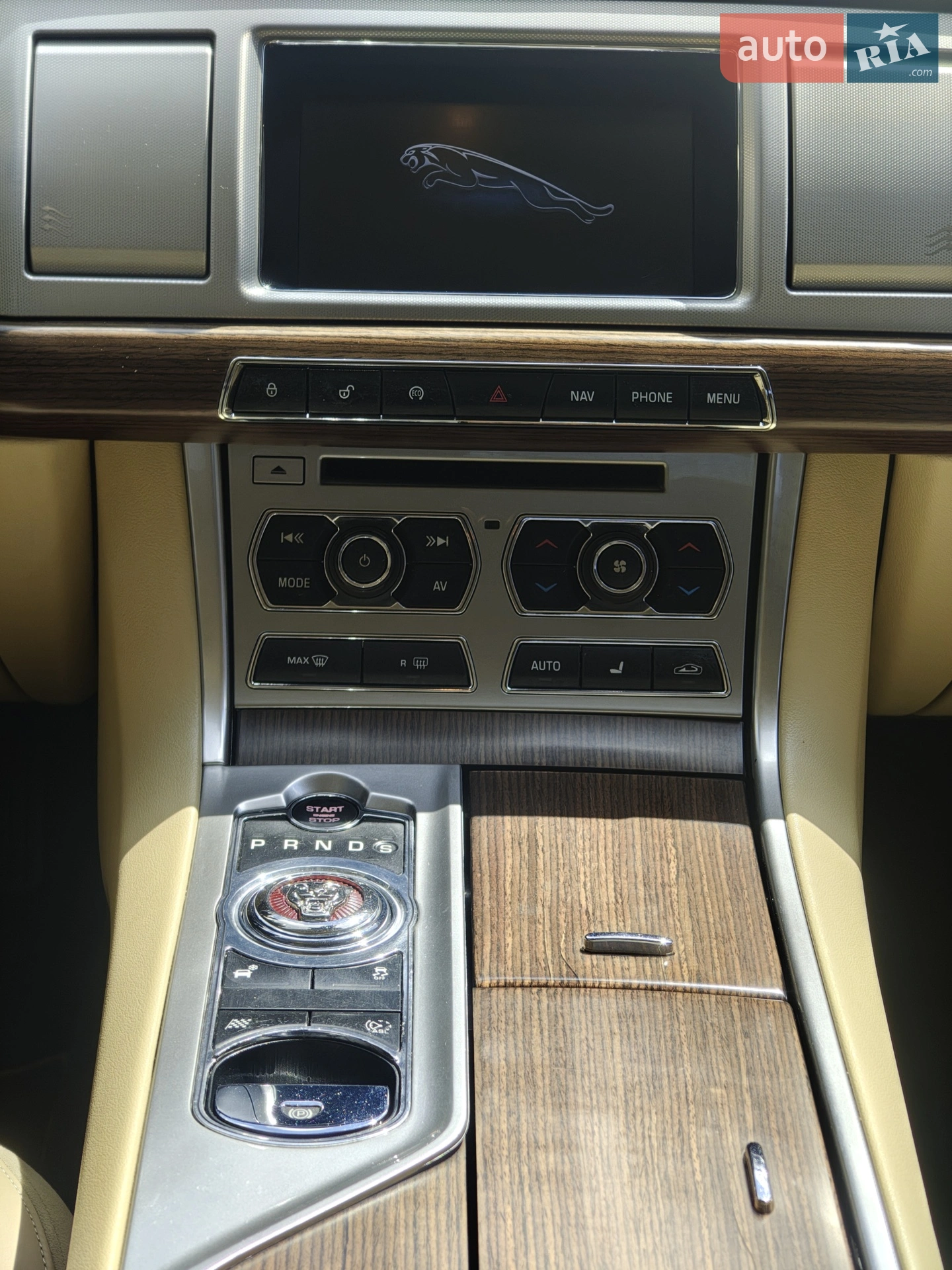 2015 Jaguar XF - мініатюра 28