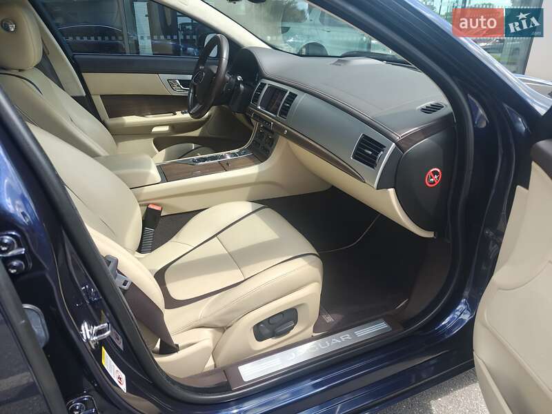 Седан Jaguar XF 2015 в Харькове фото 39 Седан Jaguar XF 2015 в Харькове