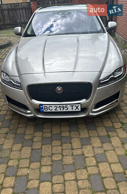 Седан Jaguar XF 2016 в Львове