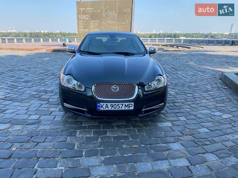 Седан Jaguar XF 2008 в Киеве