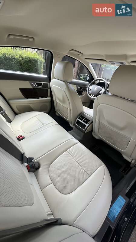 Седан Jaguar XF 2008 в Киеве