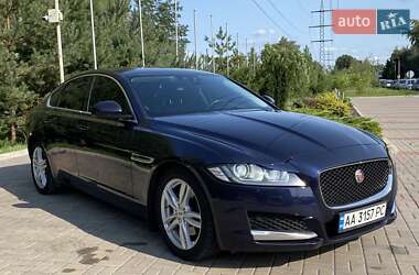 Седан Jaguar XF 2016 в Киеве