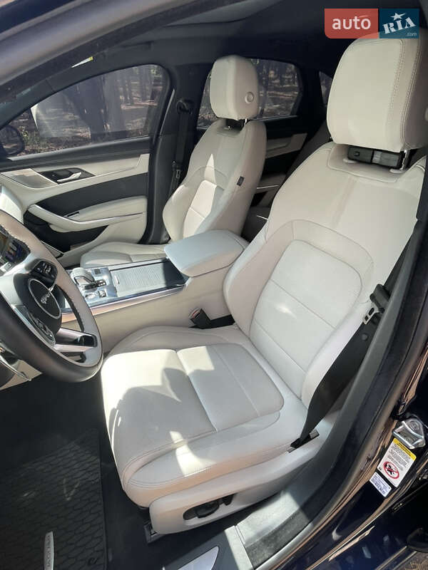 Седан Jaguar XF 2024 в Полтаве