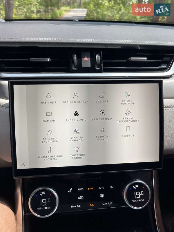 Седан Jaguar XF 2024 в Полтаве