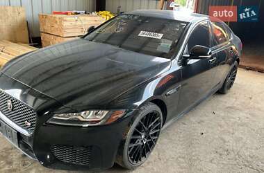 Седан Jaguar XF 2016 в Киеве