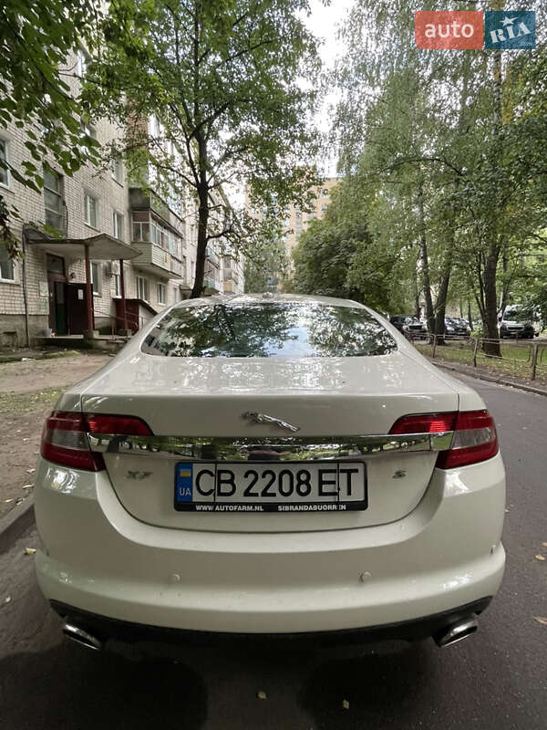 Седан Jaguar XF 2009 в Чернигове
