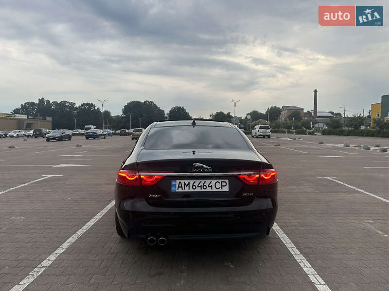 Седан Jaguar XF 2016 в Житомире
