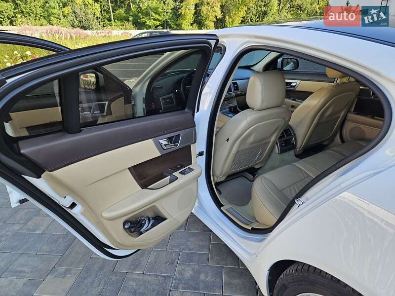 Седан Jaguar XF 2010 в Луцьку фото 8 Седан Jaguar XF 2010 в Луцьку