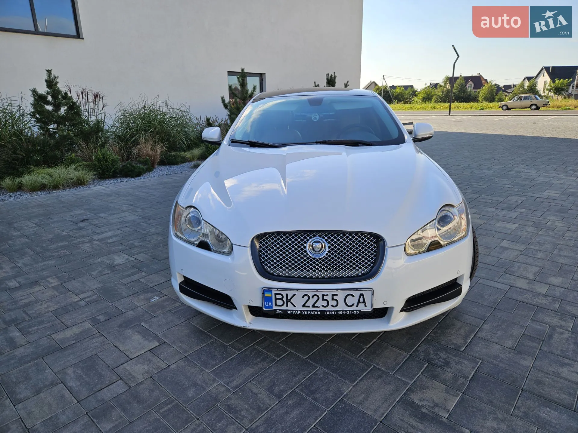2010 Jaguar XF - мініатюра 18