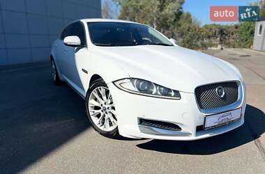 Седан Jaguar XF 2012 в 