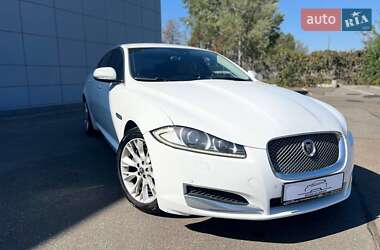 Седан Jaguar XF 2012 в 
